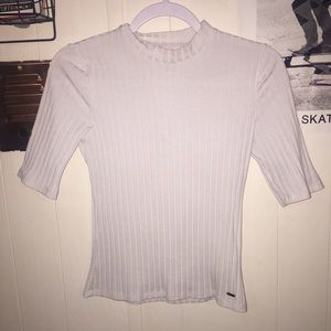 hollister ribbed white tee